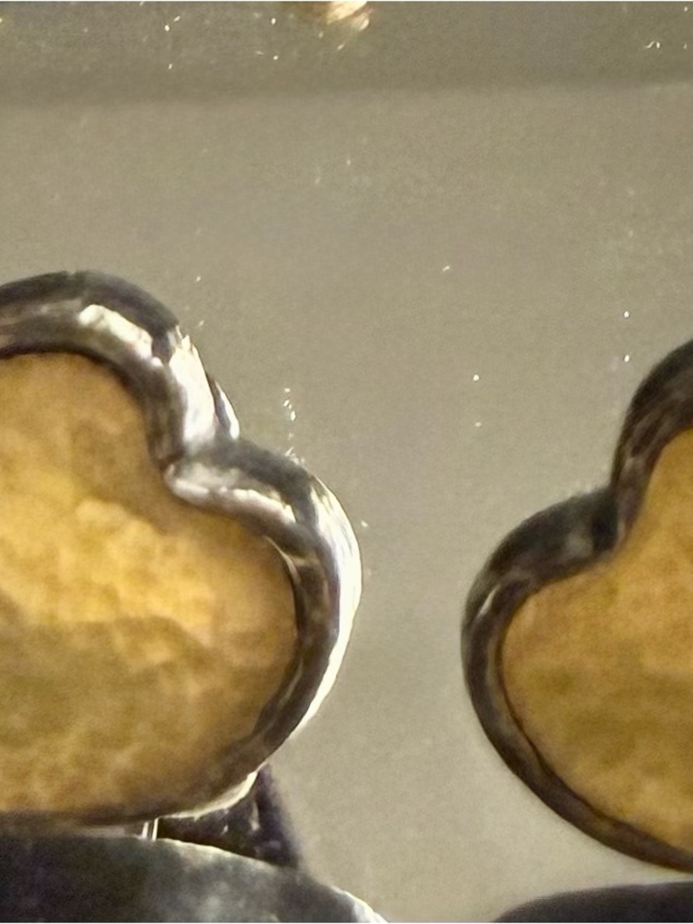 Gurhan Signature 24k Hammered Gold Heart Stud Earrings - Women's Jewelry - Picture 5 of 5